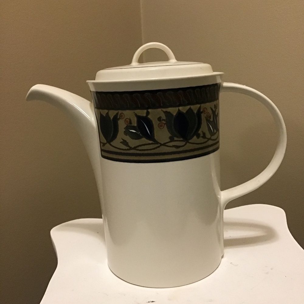 Mikasa Intaglio Arabella Coffee Pot
